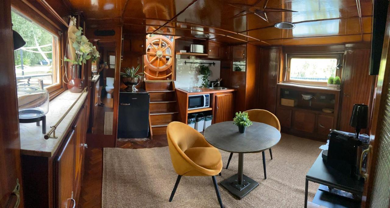 Studio Sur La Peniche Santa Julia A Chantilly Insolys Saint-Leu-dʼEsserent Екстериор снимка